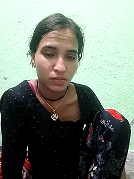 Priya7579 online show from April 20, 2026, 3:13 pm