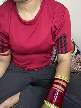 Snapshot of Cute_maari chatting on April 25, 2026, 5:10 pm Cute maari online show from April 25, 2026, 5:10 pm