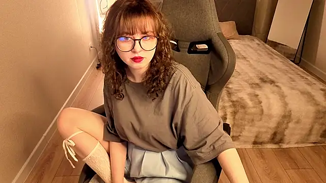 Snapshot of Helen_Carson chatting on May 3, 2026, 1:00 am Helen Carson online show from May 3, 2026, 1:00 am