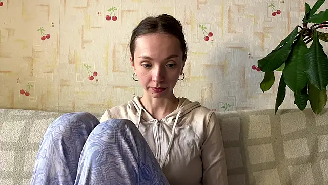 Snapshot of AdriannaBill chatting on April 29, 2026, 4:33 pm AdriannaBill online show from April 29, 2026, 4:33 pm