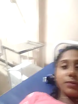 Snapshot of Priya_bby_01 chatting on May 15, 2026, 9:29 am Priya bby 01 online show from May 15, 2026, 9:29 am