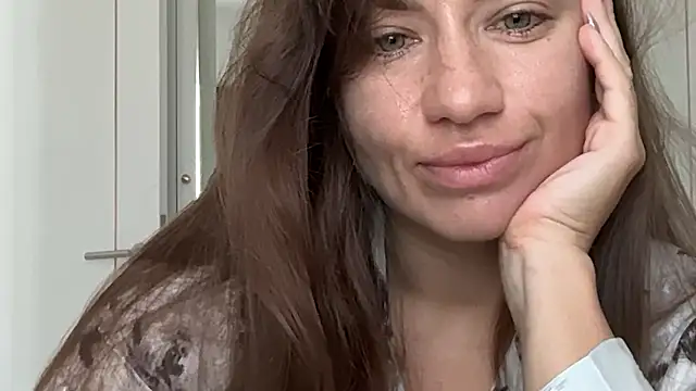 Snapshot of missRorian chatting on April 16, 2026, 4:35 am missRorian online show from April 16, 2026, 4:35 am