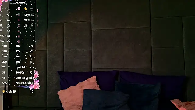 Littly white online show from April 15, 2026, 7:58 pm