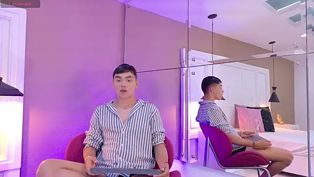 Snapshot of Liam_Greyy chatting on April 15, 2026, 7:18 pm Liam Greyy online show from April 15, 2026, 7:18 pm