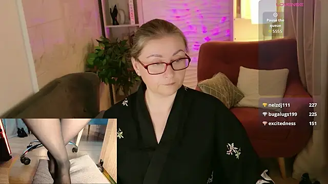 Alexandra Kind online show from July 1, 2026, 2:01 am