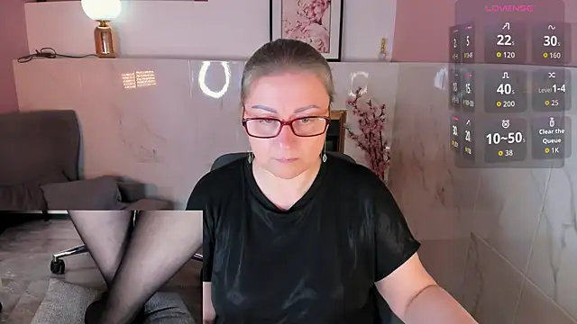Snapshot of Alexandra_Kind chatting on May 2, 2026, 8:25 pm Alexandra Kind online show from May 2, 2026, 8:25 pm