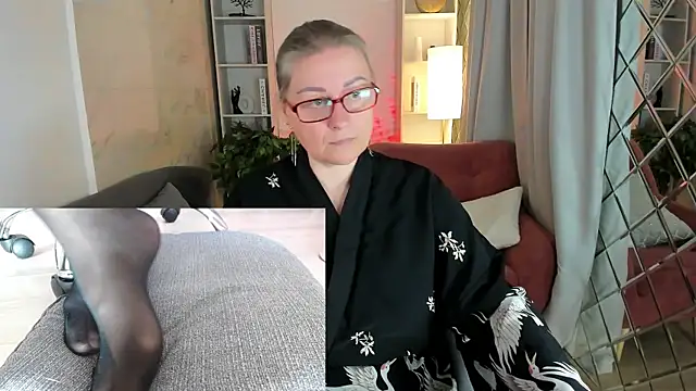 Snapshot of Alexandra_Kind chatting on May 5, 2026, 1:58 pm Alexandra Kind online show from May 5, 2026, 1:58 pm