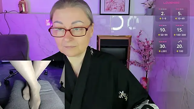 Snapshot of Alexandra_Kind chatting on May 29, 2026, 1:28 pm Alexandra Kind online show from May 29, 2026, 1:28 pm