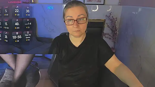 Snapshot of Alexandra_Kind chatting on April 21, 2026, 8:48 pm Alexandra Kind online show from April 21, 2026, 8:48 pm