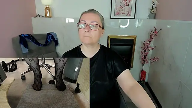 Alexandra Kind online show from June 10, 2026, 1:51 am