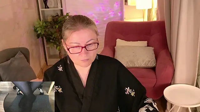 Snapshot of Alexandra_Kind chatting on May 17, 2026, 8:53 pm Alexandra Kind online show from May 17, 2026, 8:53 pm