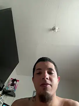 irakyhernadez online show from April 22, 2026, 8:37 pm