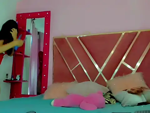 Dollcute  online show from April 27, 2026, 1:09 pm