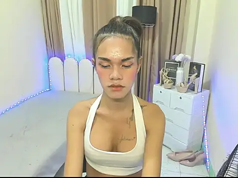 Snapshot of Seductive_aliyah chatting on June 5, 2026, 6:24 pm Seductive aliyah online show from June 5, 2026, 6:24 pm