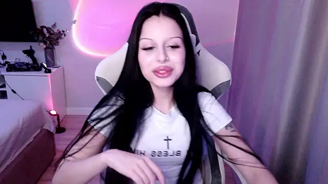 Snapshot of lola_ring chatting on April 15, 2026, 8:42 pm lola ring online show from April 15, 2026, 8:42 pm