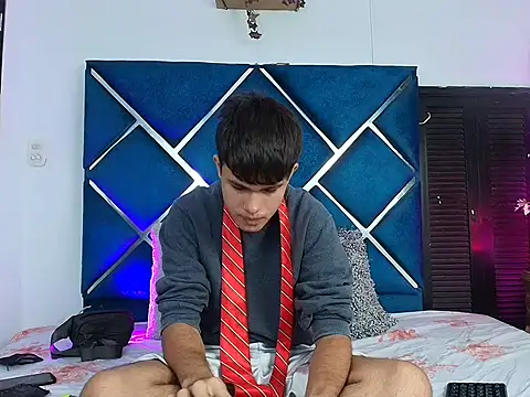 EdwinBoys online show from April 18, 2026, 12:51 pm