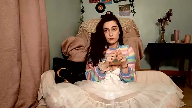 Snapshot of missclochette chatting on June 9, 2026, 12:06 pm missclochette online show from June 9, 2026, 12:06 pm