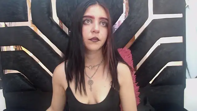 amberblackcs01 online show from May 17, 2026, 5:24 pm