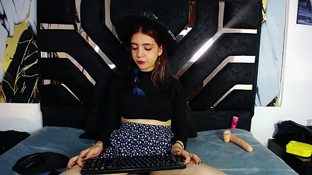 amberblackcs01 online show from May 3, 2026, 3:26 pm