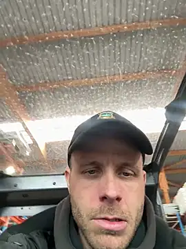 sisaxxxx online show from April 15, 2026, 10:43 am