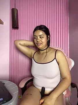 Snapshot of DammCherry chatting on April 15, 2026, 7:58 pm DammCherry online show from April 15, 2026, 7:58 pm