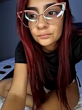 LittleAli0311 online show from May 6, 2026, 3:21 am