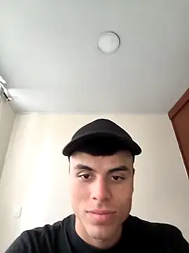 Snapshot of srmaylo chatting on May 1, 2026, 8:36 pm srmaylo online show from May 1, 2026, 8:36 pm