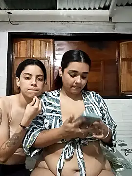 nicolyalisson online show from April 21, 2026, 2:14 am