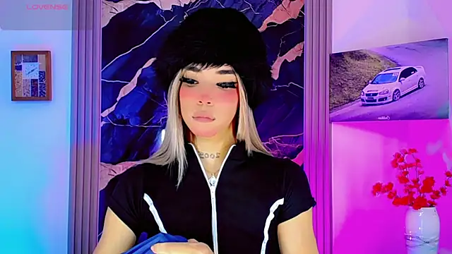Snapshot of moon_sweet- chatting on May 17, 2026, 3:17 am moon sweet- online show from May 17, 2026, 3:17 am