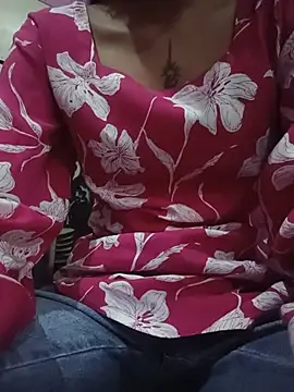 Snapshot of Ishu__Lovee chatting on April 16, 2026, 8:15 am Ishu Lovee online show from April 16, 2026, 8:15 am