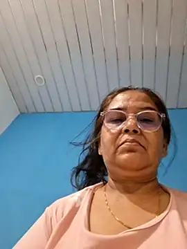 Shalini3456 online show from May 9, 2026, 3:48 pm