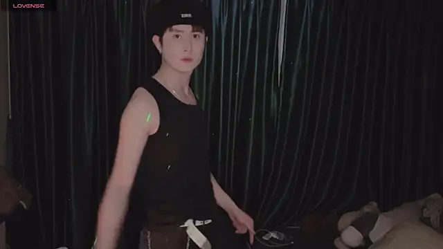 Zz YuunaSSquart zZ online show from April 19, 2026, 1:01 pm