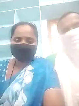 Snapshot of Rajaranicouples1 chatting on April 16, 2026, 7:53 am Rajaranicouples1 online show from April 16, 2026, 7:53 am