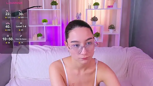 AndreaJohnsons online show from April 27, 2026, 8:12 am