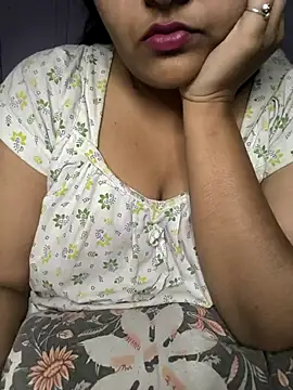 Snapshot of PunkTiling chatting on May 10, 2026, 8:33 pm PunkTiling online show from May 10, 2026, 8:33 pm