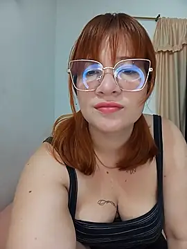 Snapshot of Curves_Nina chatting on June 19, 2026, 7:30 pm Curves Nina online show from June 19, 2026, 7:30 pm