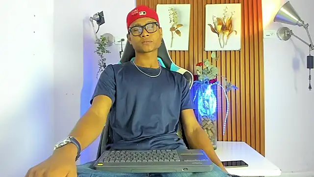 Snapshot of Creyt chatting on April 16, 2026, 5:57 pm Creyt online show from April 16, 2026, 5:57 pm