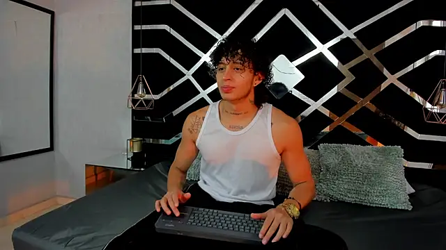Snapshot of JayTaylorr chatting on May 14, 2026, 11:29 am JayTaylorr online show from May 14, 2026, 11:29 am