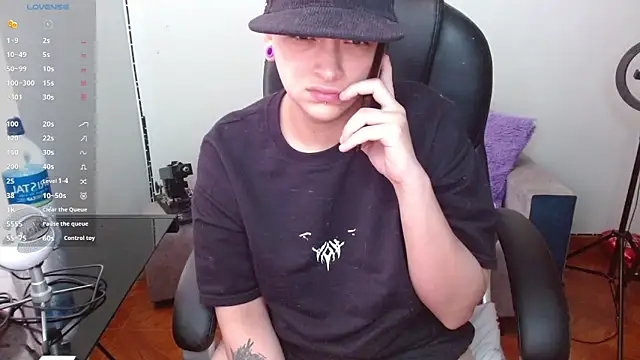 Snapshot of Liam_iker chatting on May 15, 2026, 5:00 pm Liam iker online show from May 15, 2026, 5:00 pm