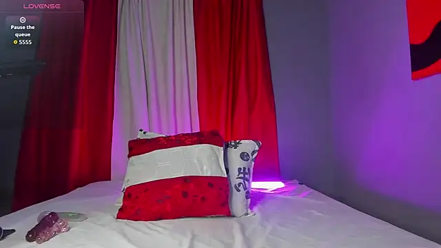 Snapshot of BunnyThompson chatting on July 8, 2026, 5:24 pm BunnyThompson online show from July 8, 2026, 5:24 pm