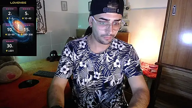 Snapshot of andders_ chatting on July 24, 2026, 11:34 pm andders online show from July 24, 2026, 11:34 pm