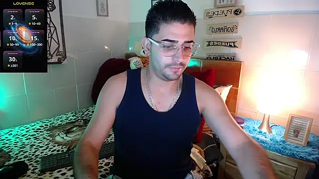 Snapshot of andders_ chatting on June 17, 2026, 5:34 pm andders online show from June 17, 2026, 5:34 pm