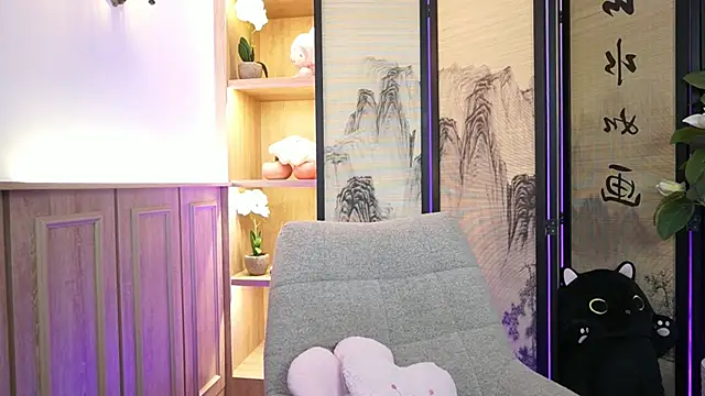 Snapshot of AlinaBennet_ chatting on July 9, 2026, 11:42 am AlinaBennet online show from July 9, 2026, 11:42 am