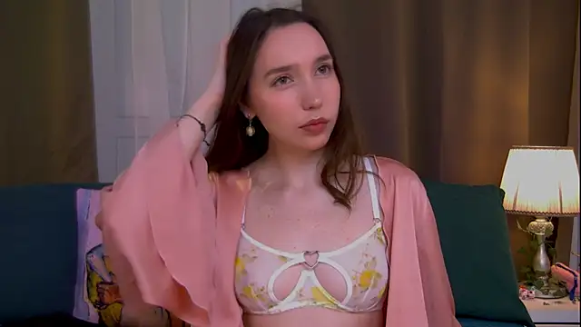 Suzaneey online show from July 13, 2026, 6:51 pm