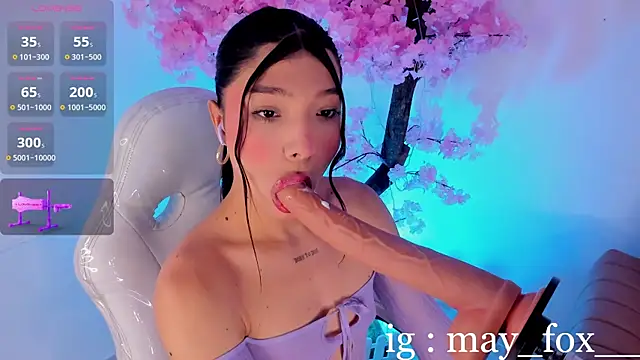 May Fox  online show from May 9, 2026, 10:35 pm