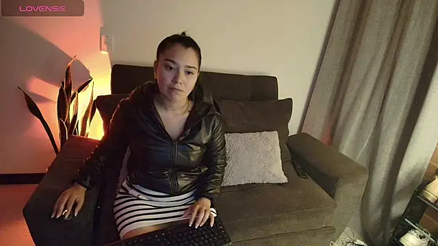 Snapshot of Alyssa_and_DAngelo chatting on July 10, 2026, 2:55 am Alyssa and DAngelo online show from July 10, 2026, 2:55 am