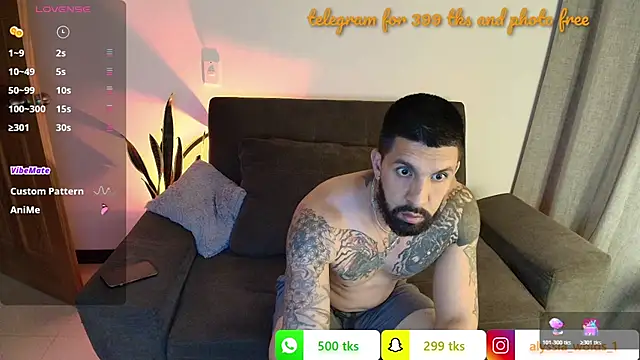 Snapshot of Alyssa_and_DAngelo chatting on June 30, 2026, 2:33 am Alyssa and DAngelo online show from June 30, 2026, 2:33 am