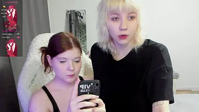 DivaDaisies online show from April 17, 2026, 8:33 pm