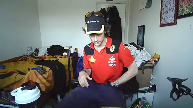 Snapshot of JohnnyMoves chatting on May 22, 2026, 9:02 pm JohnnyMoves online show from May 22, 2026, 9:02 pm