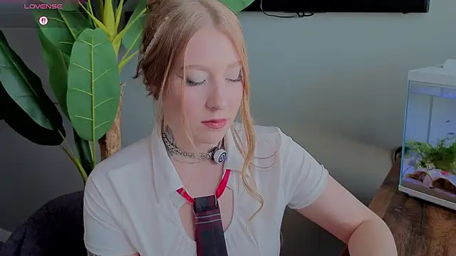 Snapshot of ShowmeYourfetish chatting on May 8, 2026, 3:43 am ShowmeYourfetish online show from May 8, 2026, 3:43 am